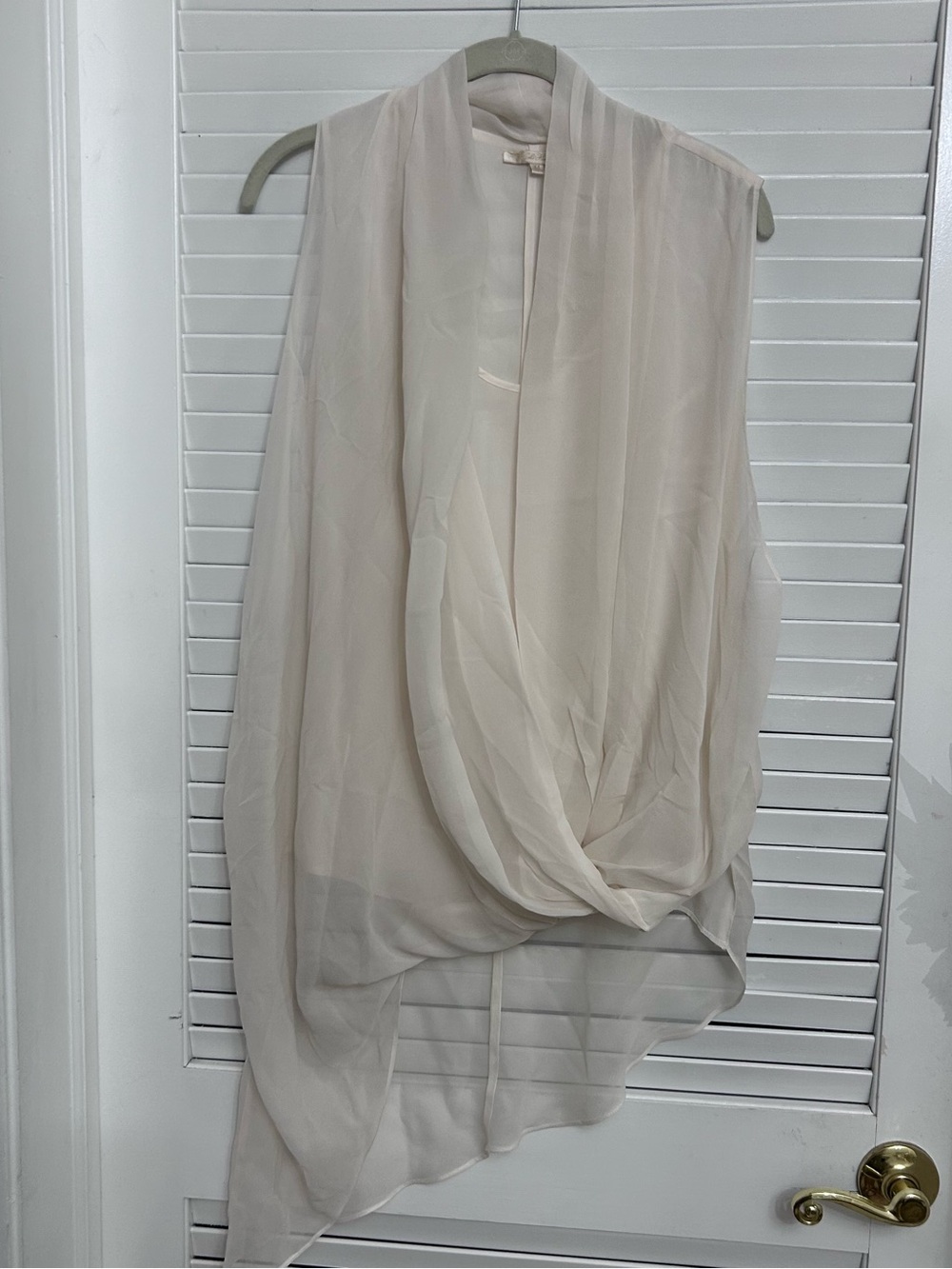 🥃MAKE OFFER🥃 Gold Hawk Ivory Silk Draped Sleeveless Blouse Asymmetric MED - Picture 2 of 8